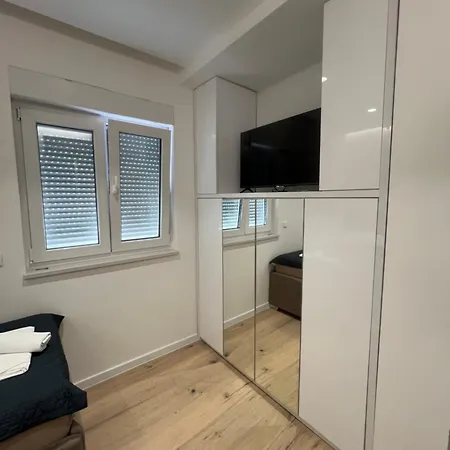 Stipe Apartment *